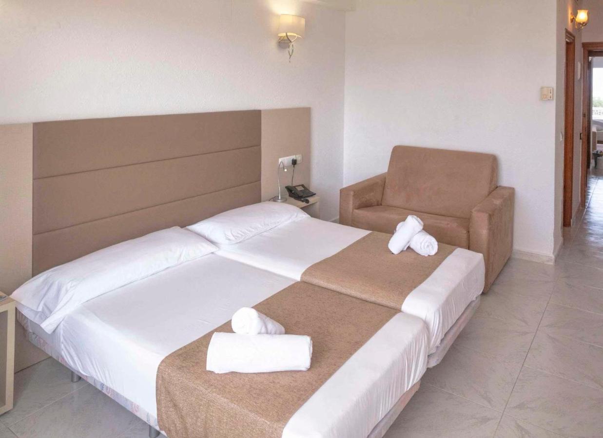 Roquetes Rooms - Formentera Break Es Pujols Exterior foto